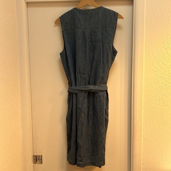 NWOT Draper James belted sleeveless chambray ruffle shift dress - Picture 4 of 7